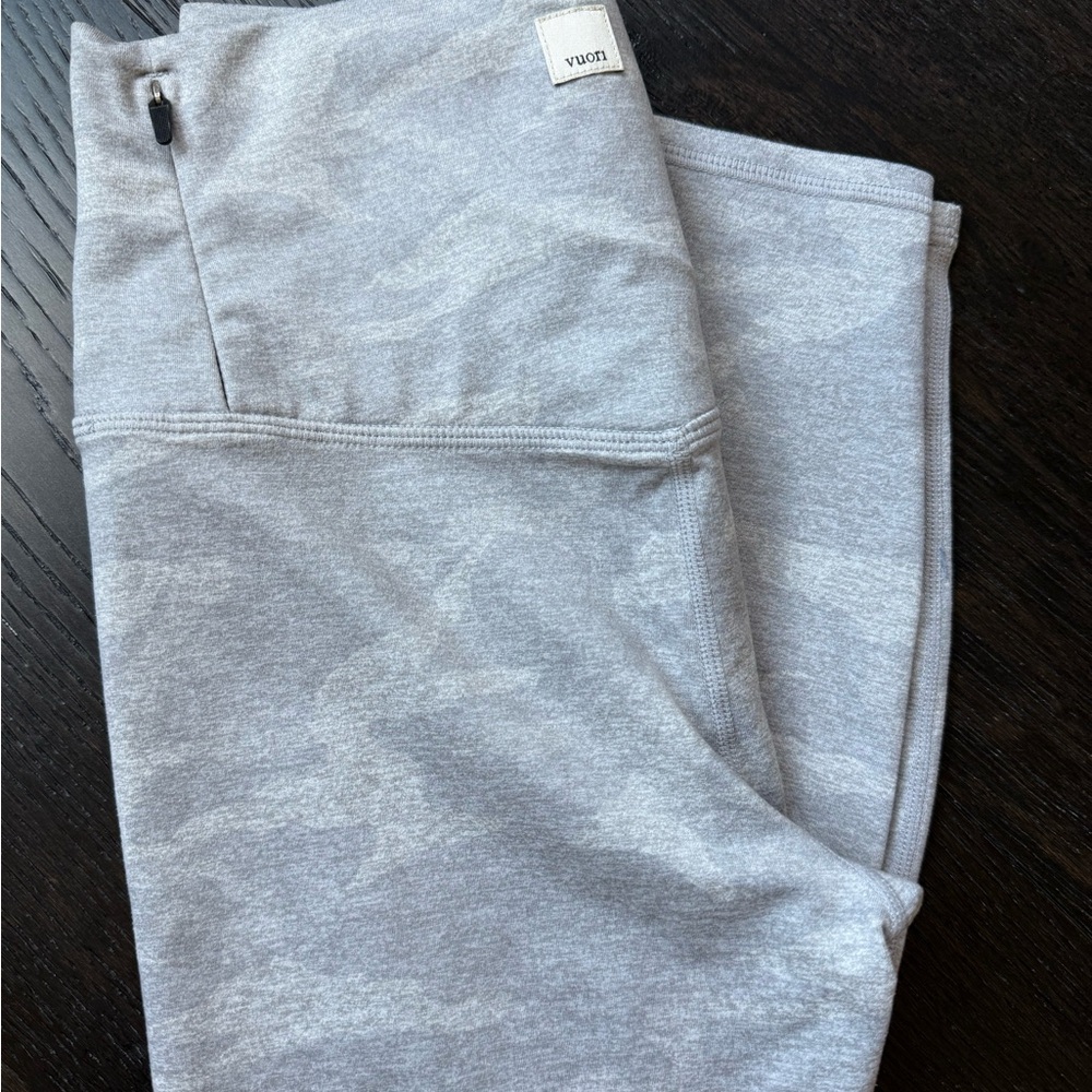 Vuori Light Gray Leggings
